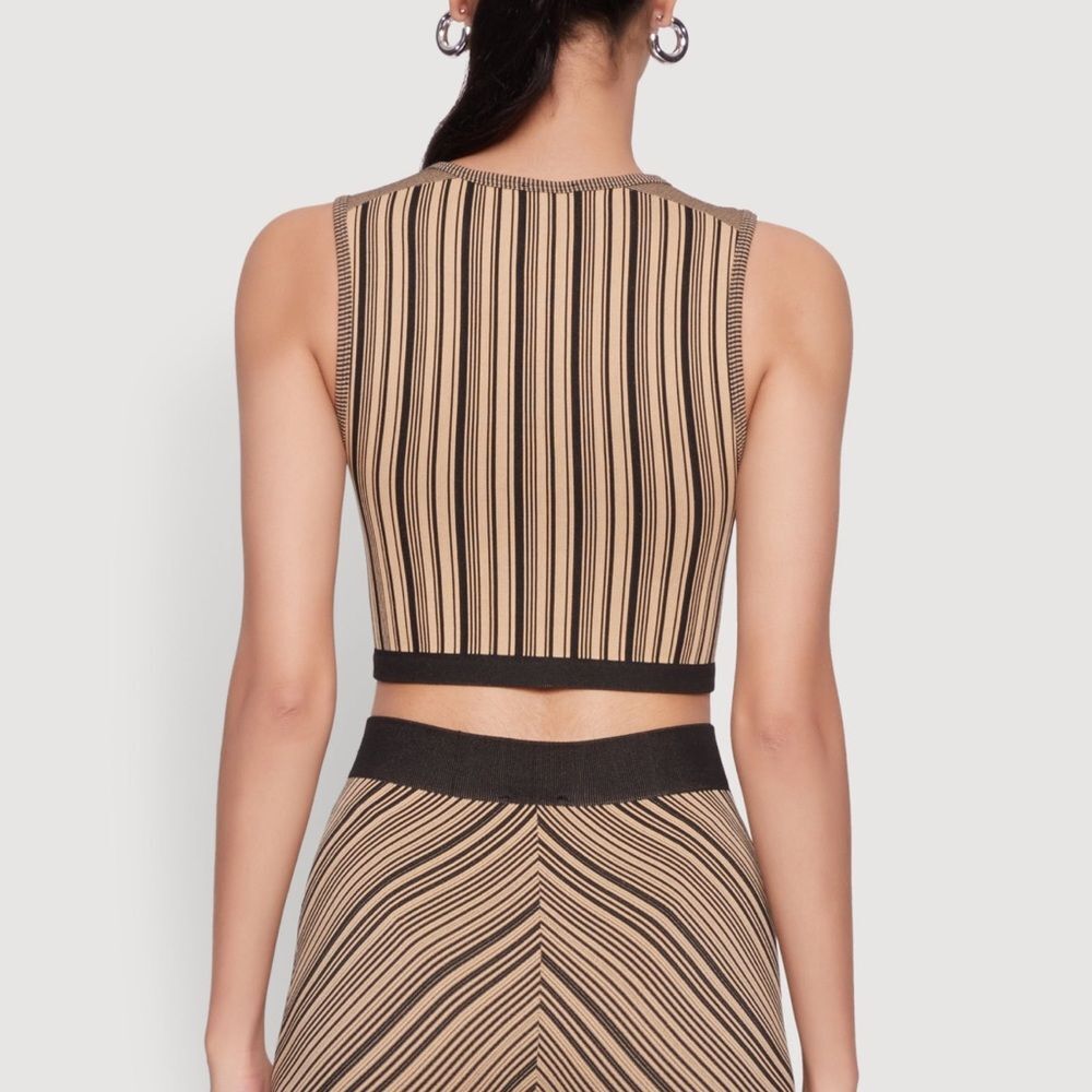 Striped Knit Crop Tank Top Black Tan Ribbed Sleeveless Athleisure Size M - Picture 2 of 2
